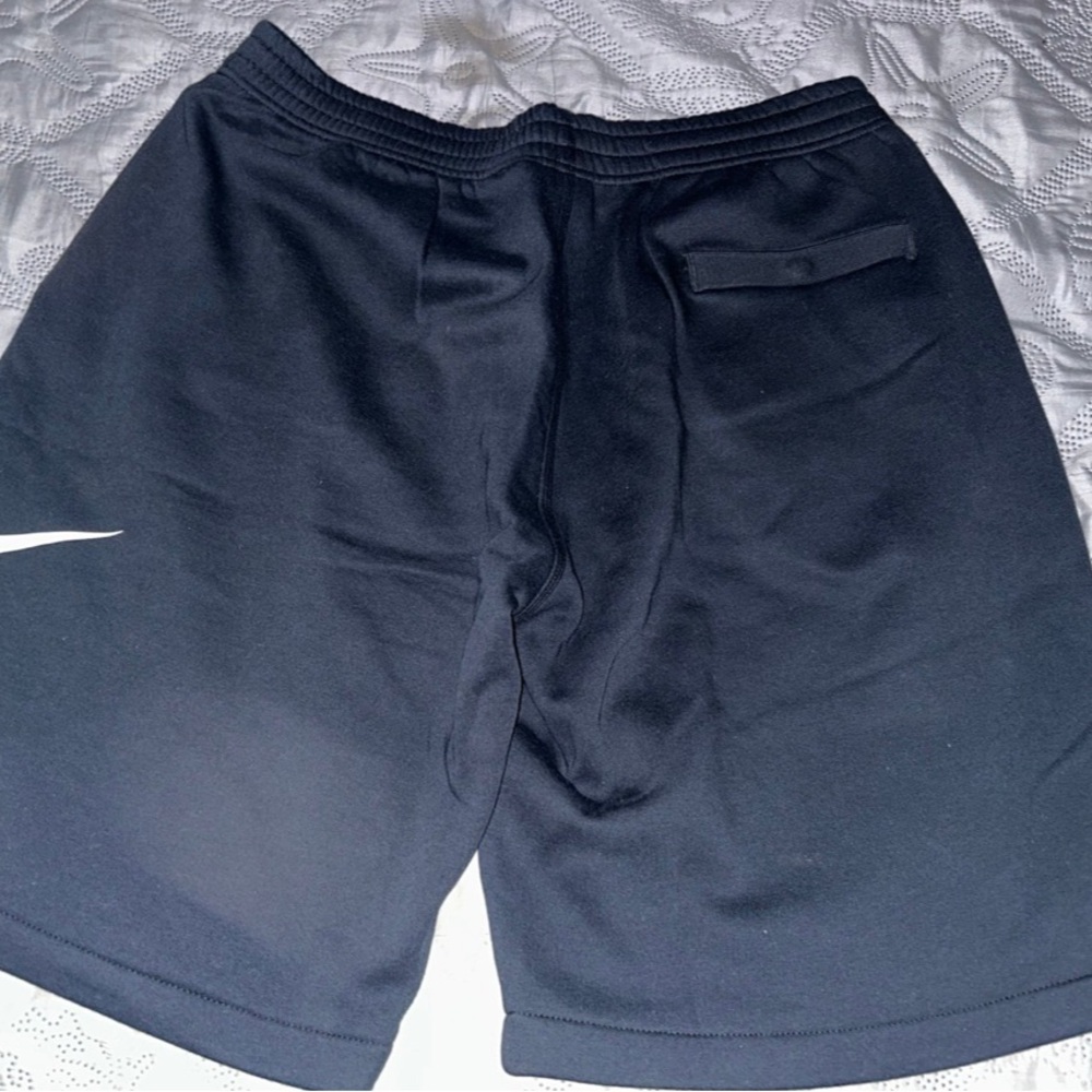 Black Nike shorts